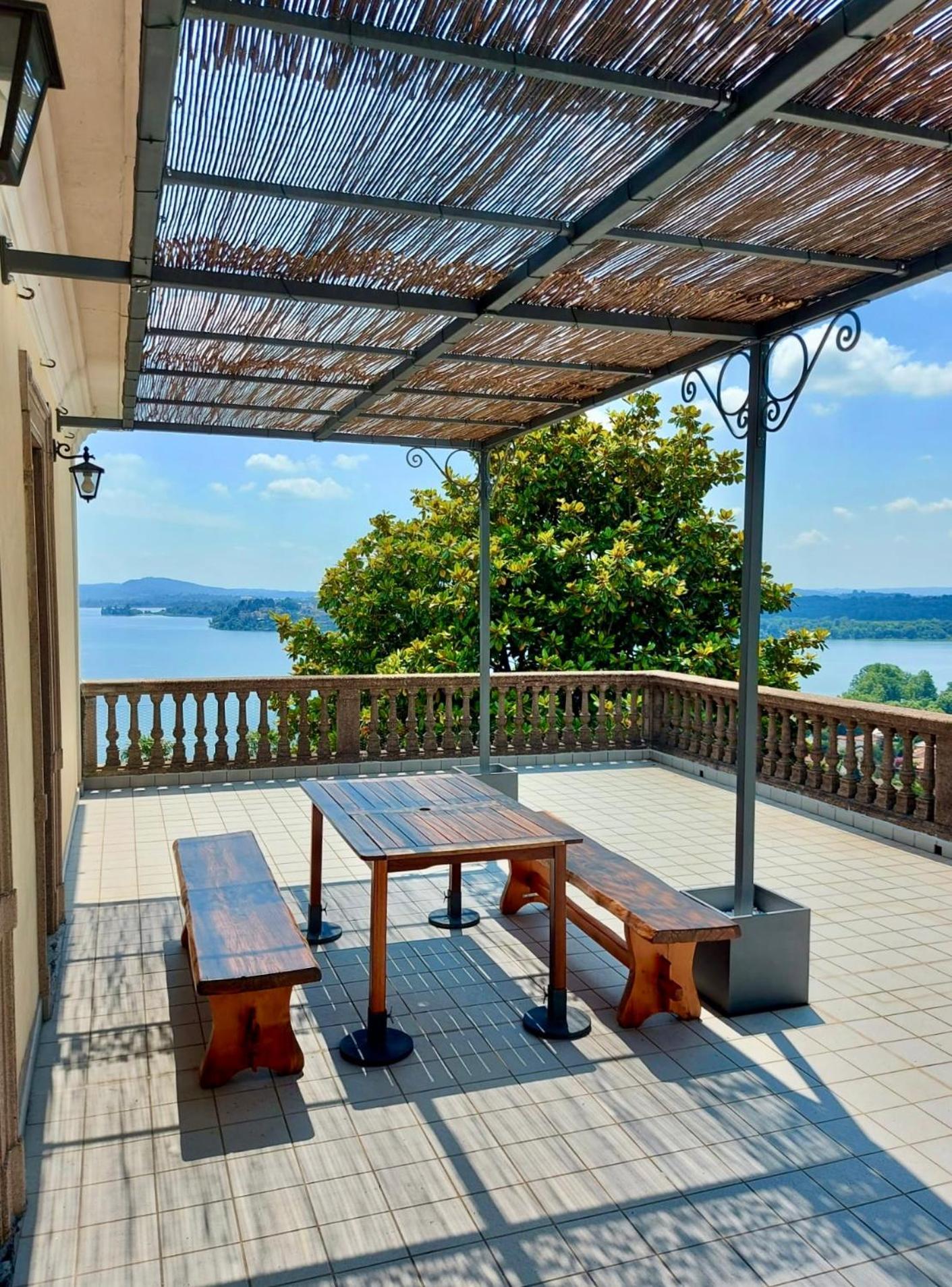 Apartmán Terrazza Mirabella Gavirate Exteriér fotografie