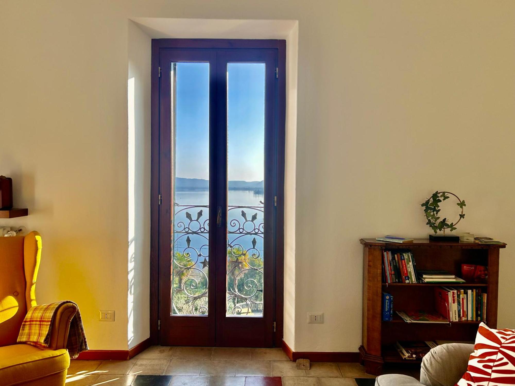 Apartmán Terrazza Mirabella Gavirate Exteriér fotografie